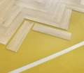 panele-winylowe-amaron-herringbone-dab-harlow-cieple-podlogi-3.webp