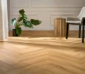 panele-winylowe-amaron-herringbone-dab-menor-cieple-podlogi-4.webp